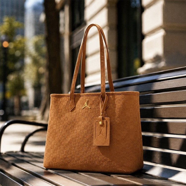 Спортивная сумка Nike JORDAN MONOGRAM TOTE